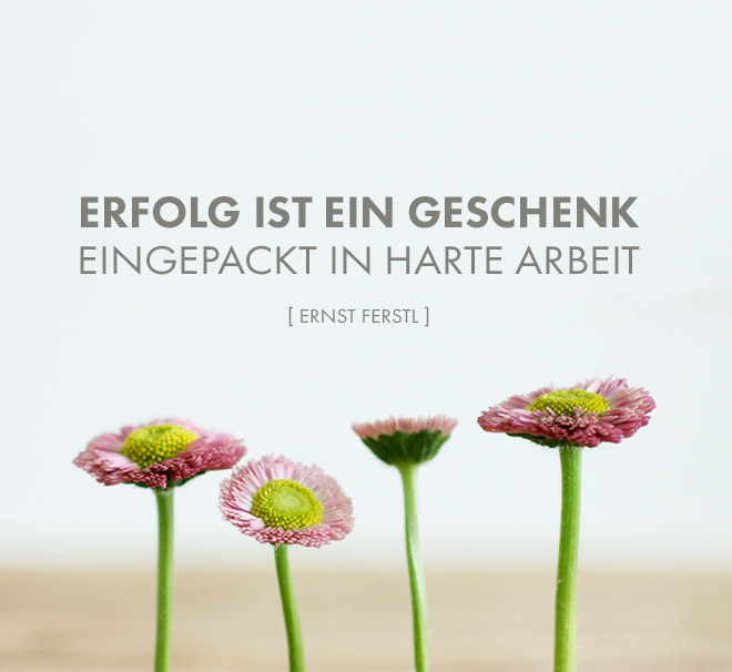 Blumen mit Schrift